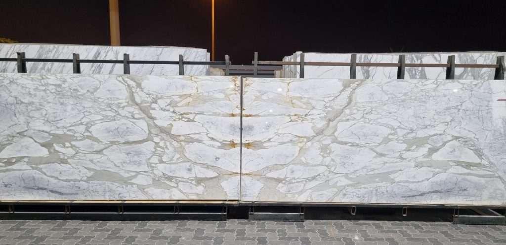 Calacatta Borghini polished Slab 2cm book