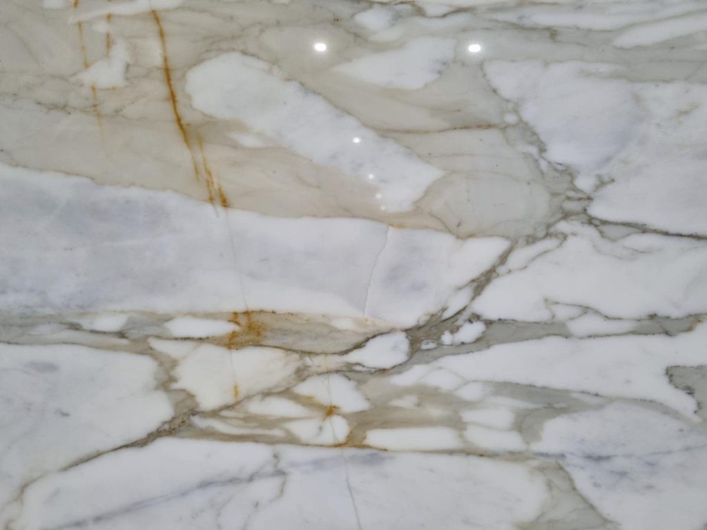 Calacatta Borghini polished Slab 2cm zoom
