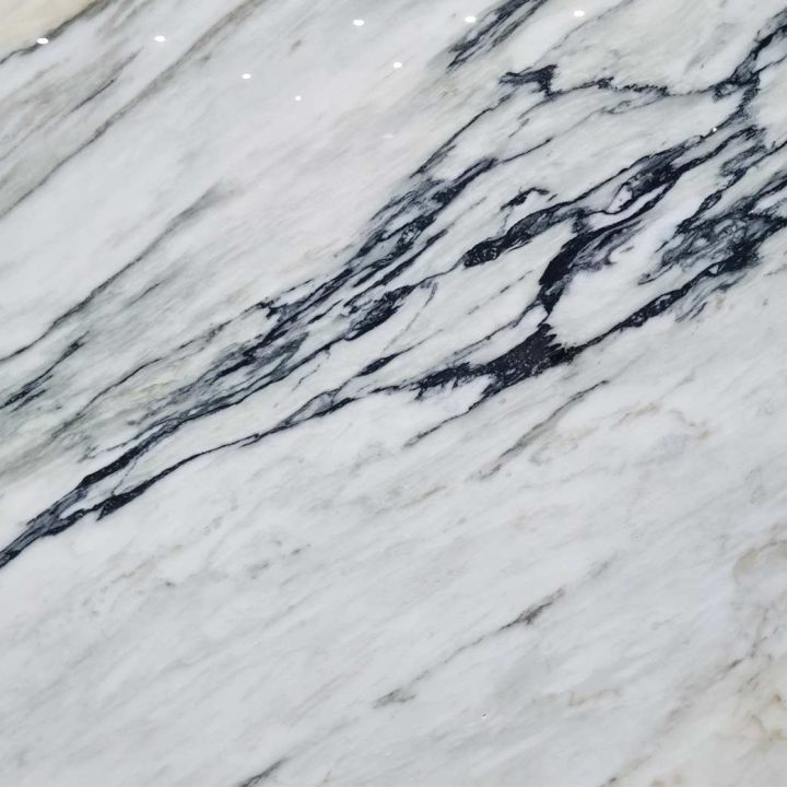 Calacatta Gold polished Slab A Zoom