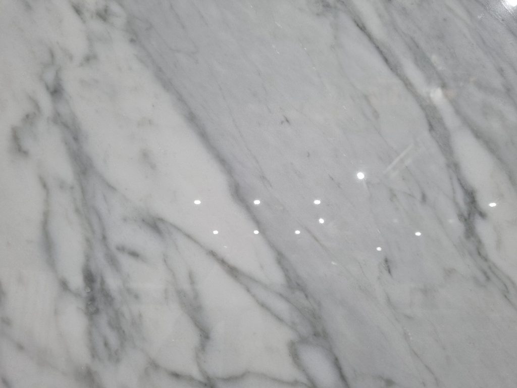 Carrara White Polished Slab 2cm - FR (A) zoom