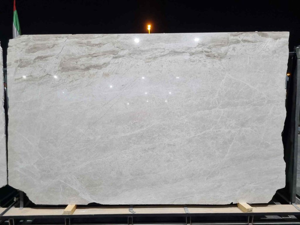 Crema Delux Beige Polished Slab 2cm-SLO (AB)