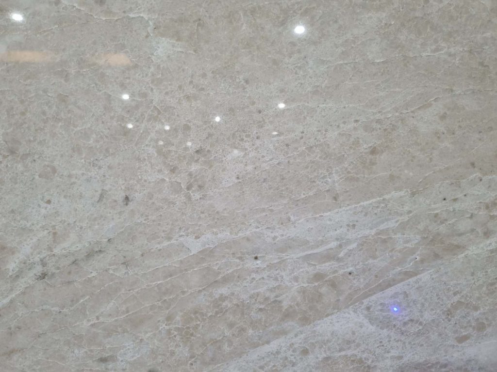 Hera Beige Polished Slab 3cm ES zom