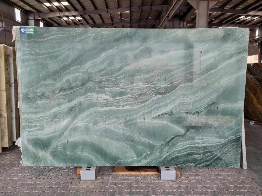 QUARTZITE VIVID GREEN