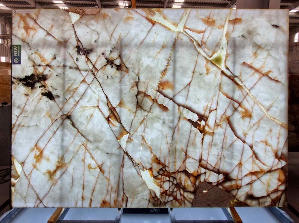 Quartzite Irish Lumix Patagonia 2 cm-SO Full Slab light