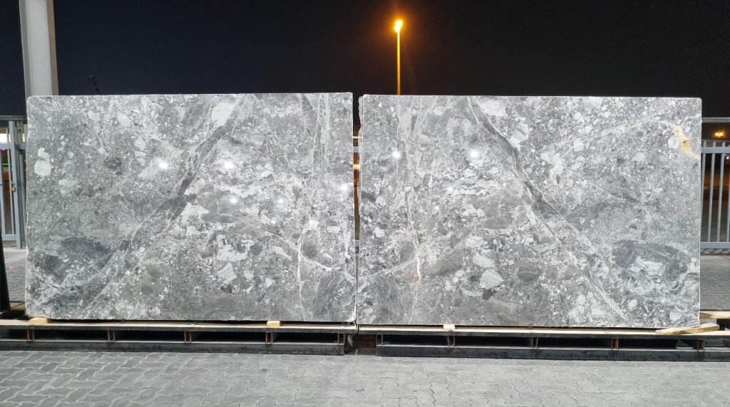 Silver Fanatasy Polished Slab 2 cm (KYR) Book