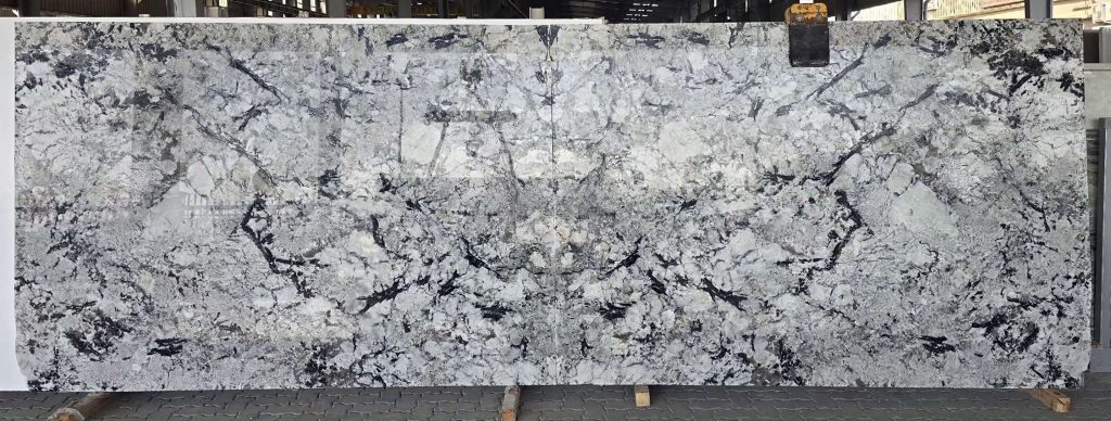 ARTIC WHITE POLISHED SLAB 2CM-13199 f