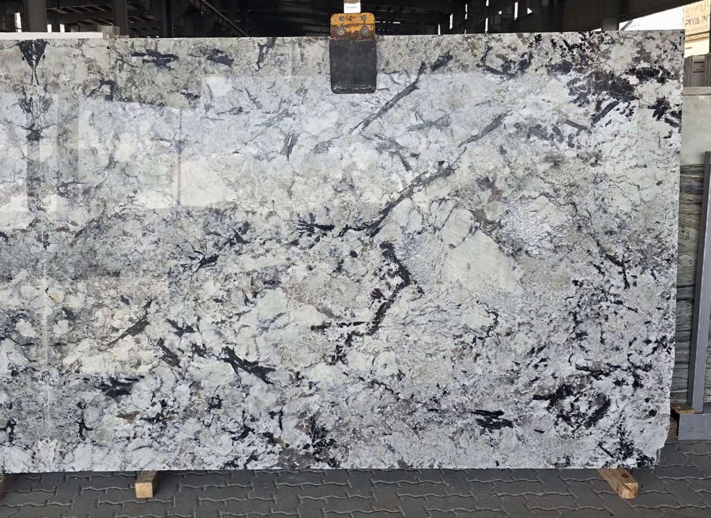 ARTIC WHITE POLISHED SLAB 2CM-13199 h